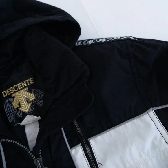 Vintage Descente Black & White Zip Up Winter /  Snowmobile Jacket Size 6 - Picture 11 of 16